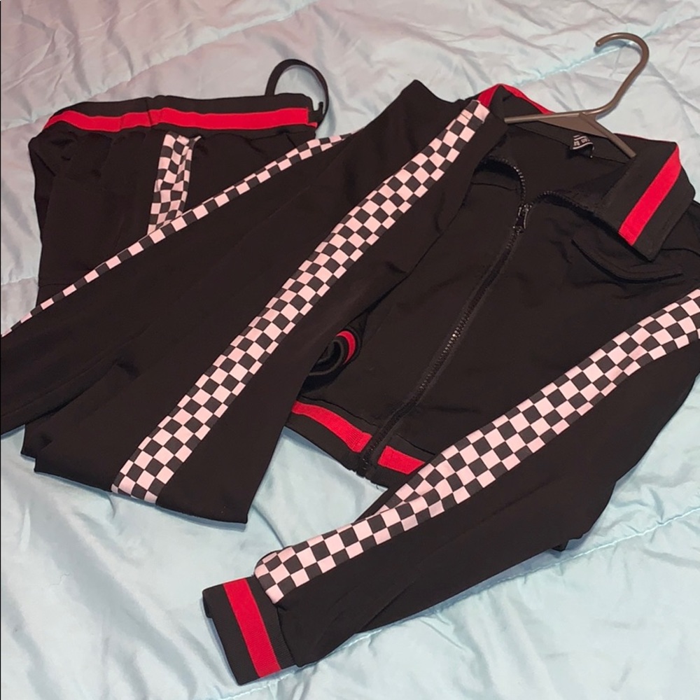 Checker 2 Pc. Set